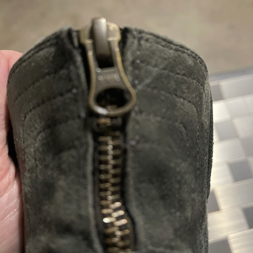 Size 7 grey suede Clark booties